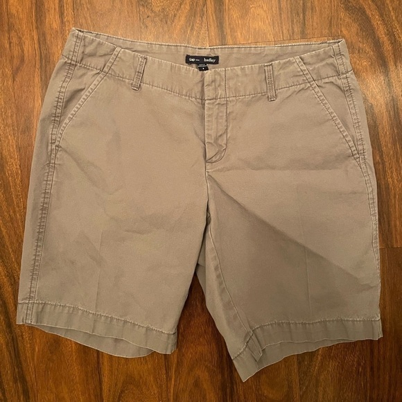 𝅺gap Hadley shorts size 8 - Picture 4 of 9